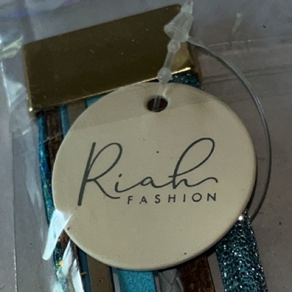 NWT Blue Riah Beads & Faux Leather Magnetic Multi-Strand Bracelet - Picture 3 of 6